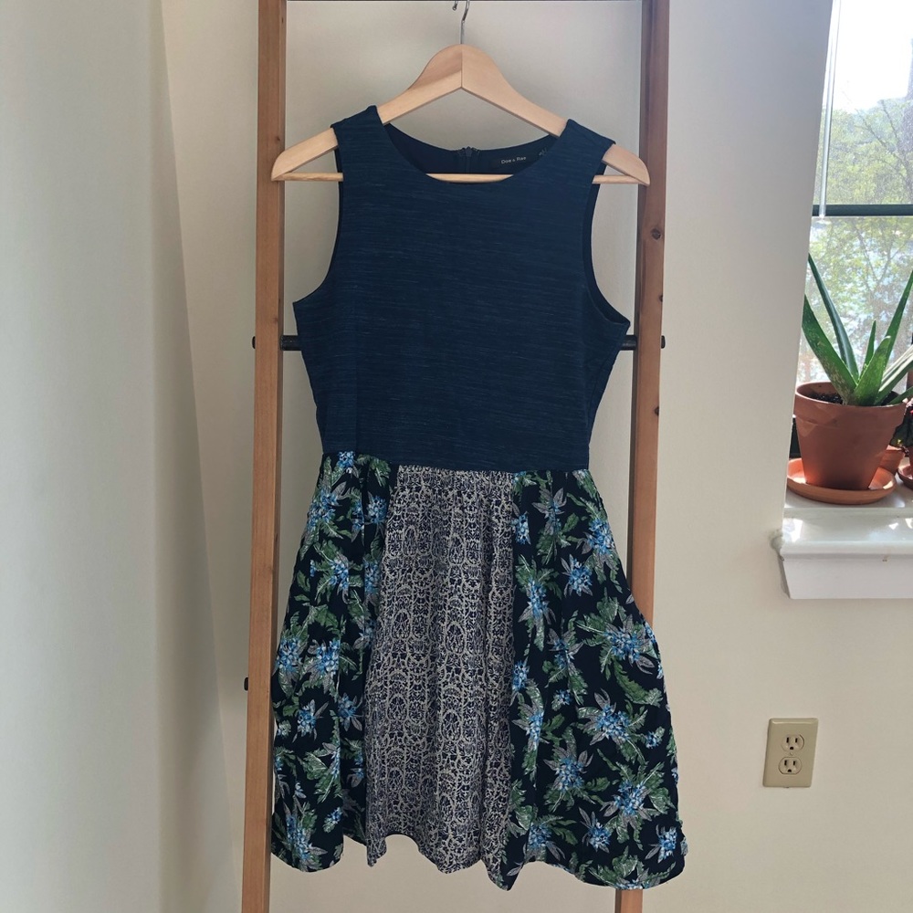 Doe and Roe dress Small EUC